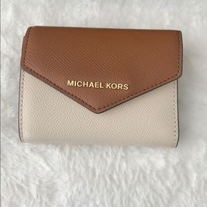 In perfect used condition Michael Kors wallet